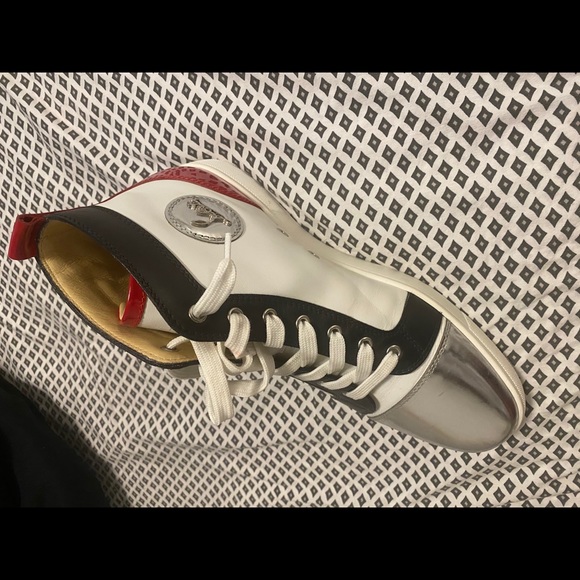 Sneakers - Picture 3 of 4